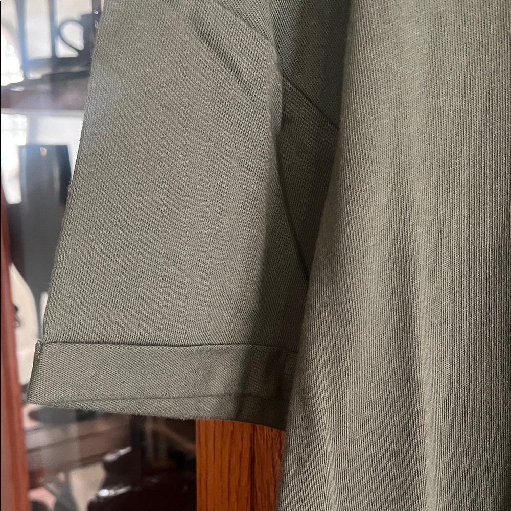 Time and Tru Sage Green Short Sleeve Tee - Picture 3 of 3